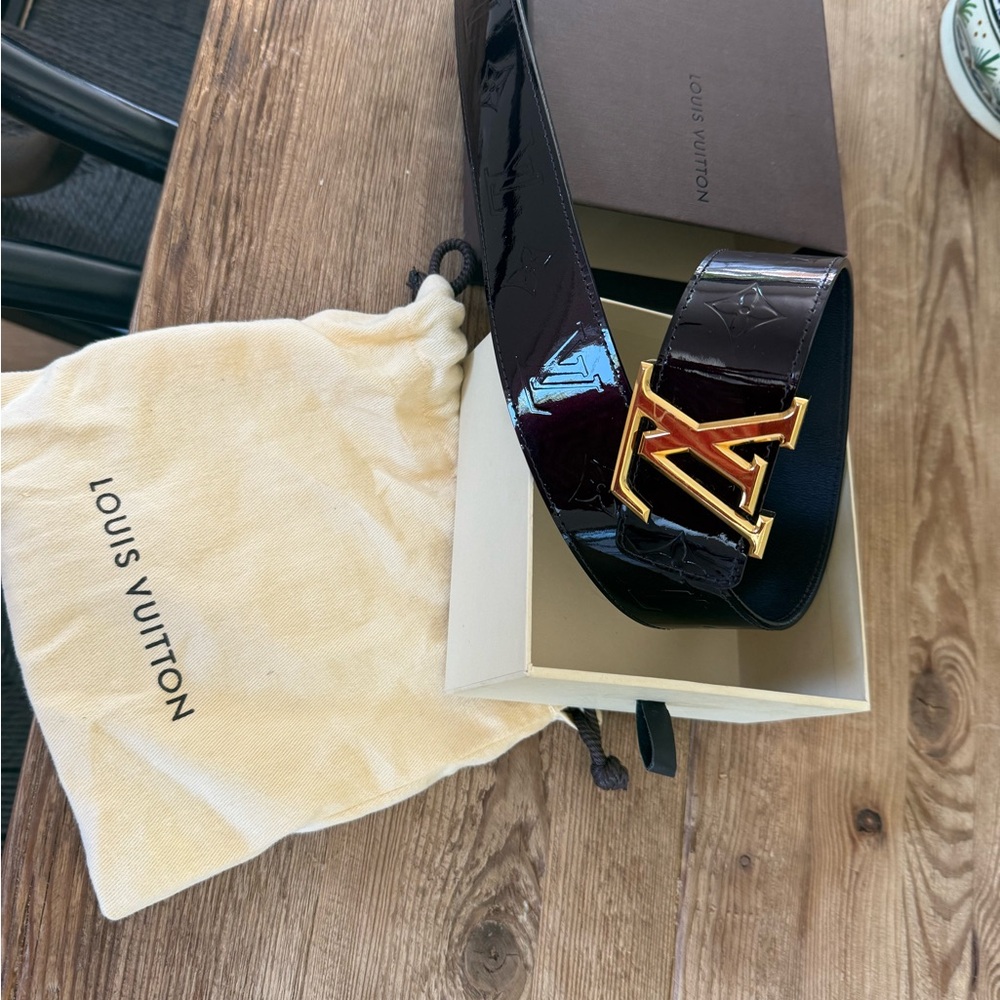 Louis Vuitton Gold and Red Belt Elegant Accessory